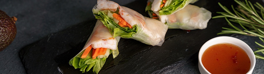 Spring rolls with shrimp and vegetables