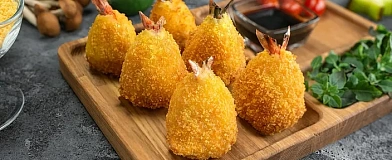 Shrimp in potato batter and crispy Panko Gold breadcrumbs