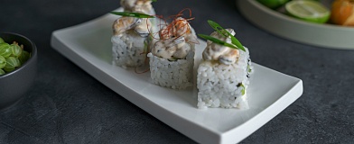 Roll with mussels in Sweet Chili sauce