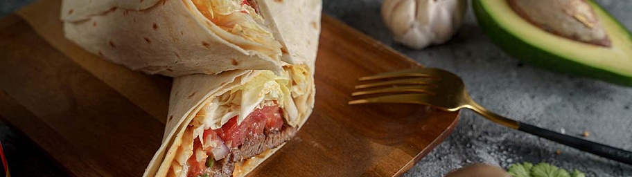 Shawarma with beef and vegetables with Tamaki Shawarma  Sauce