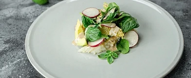 Fish salad with oranges and Peanut sauce Tamaki